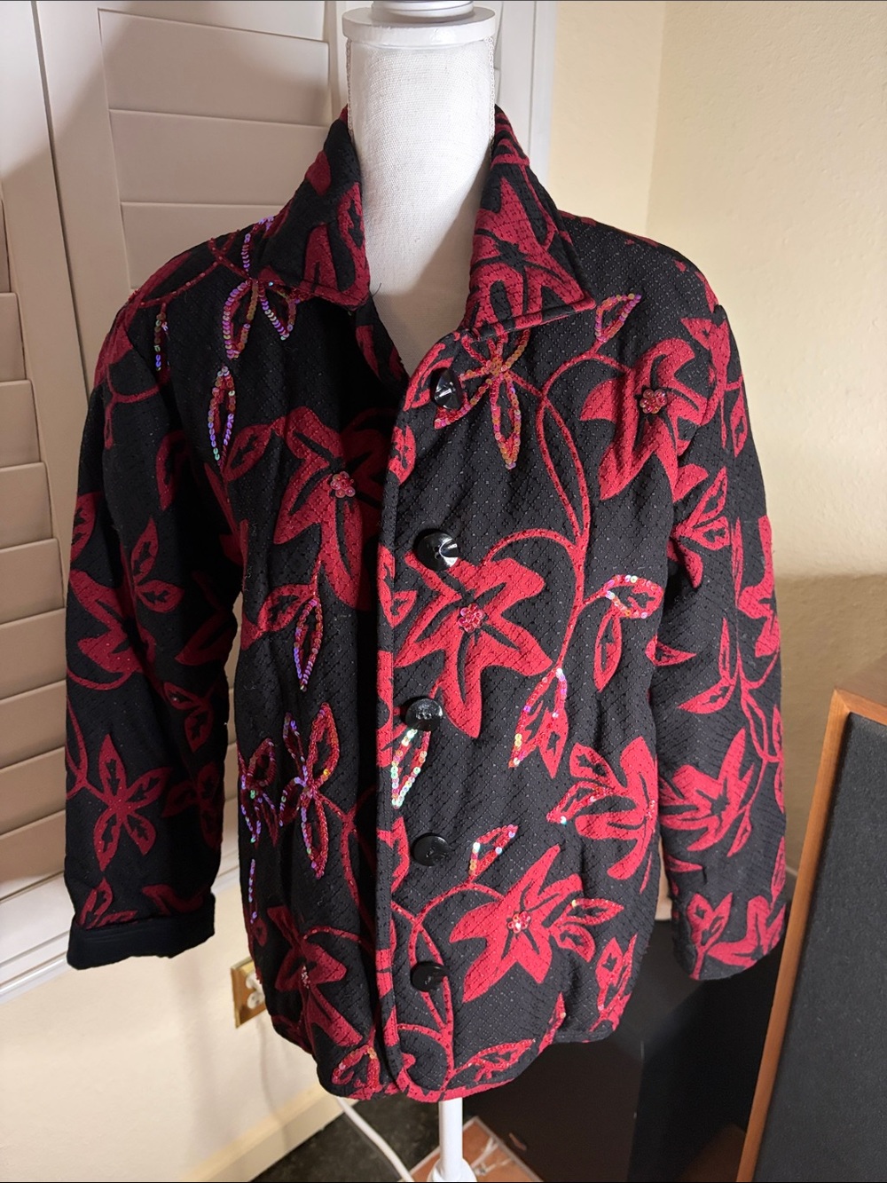 🧥❤️Vintage Usindo Black & Red Floral Rayon Polyester Blazer W/Sequins Size S